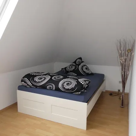 Bei Pina - Schoene Dachgeschosswohnung Nahe Duesseldorf * זולינגן