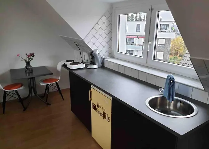 Bei Pina - Schoene Dachgeschosswohnung Nahe Duesseldorf Διαμέρισμα
