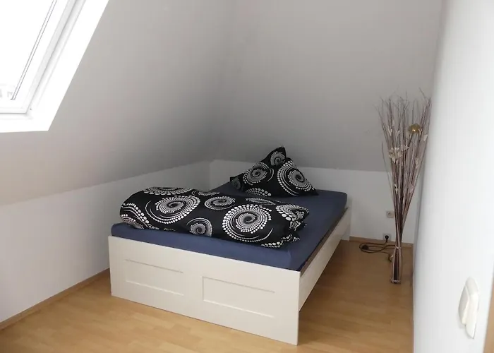 Bei Pina - Schoene Dachgeschosswohnung Nahe Duesseldorf * Σόλινγκεν