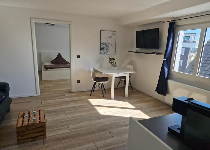 Bei Pina - Schoene Dachgeschosswohnung Nahe Duesseldorf 公寓 *